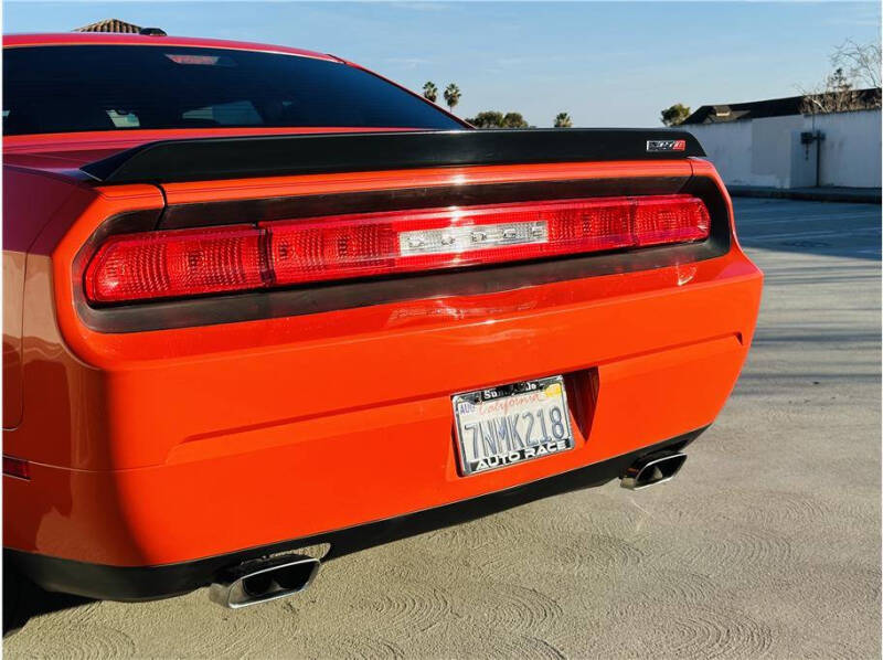 2008 Dodge Challenger SRT8 photo 17