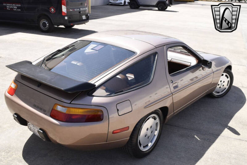 1988 Porsche 928 S4