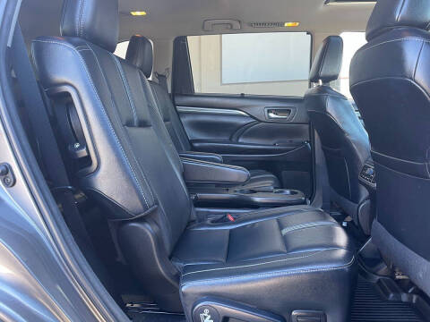 2018 Toyota Highlander SE