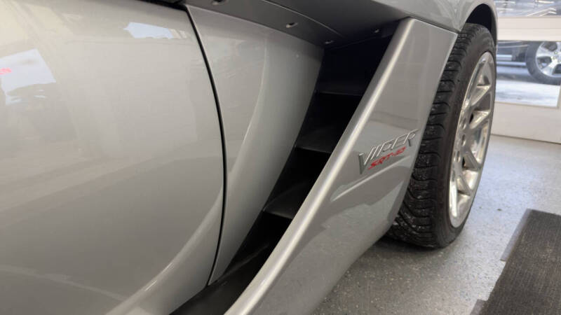 2005 Dodge Viper SRT-10