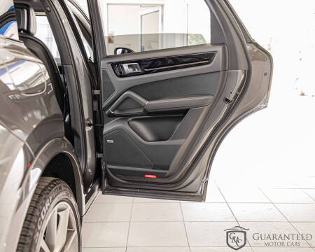 2020 Porsche Cayenne E-Hybrid