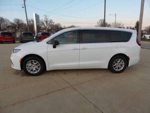 2025 Chrysler Pacifica for sale at WAYNE HALL CHRYSLER JEEP DODGE in Anamosa IA