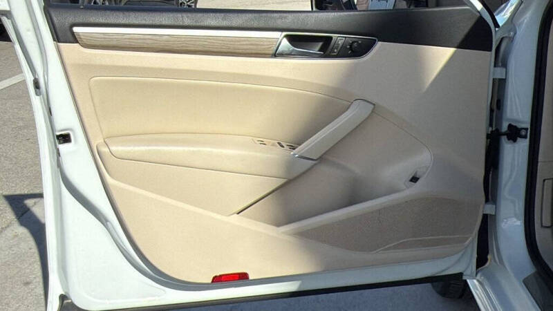 2018 Volkswagen Passat 2.0T SE