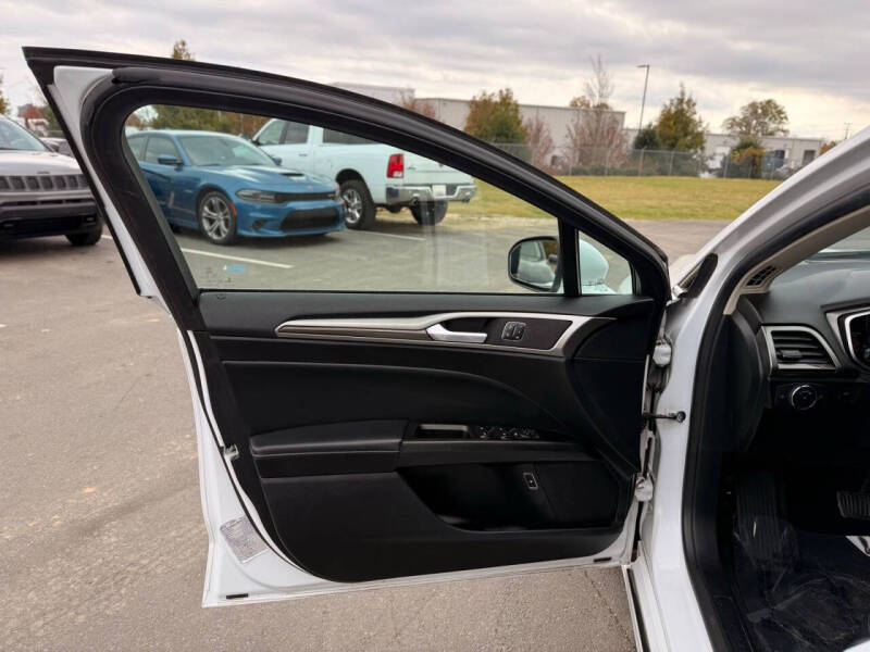 2017 Ford Fusion Hybrid SE