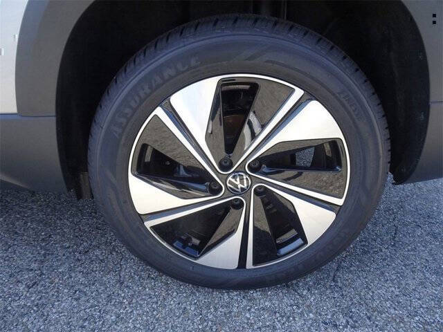 2024 Volkswagen Taos SE 4Motion