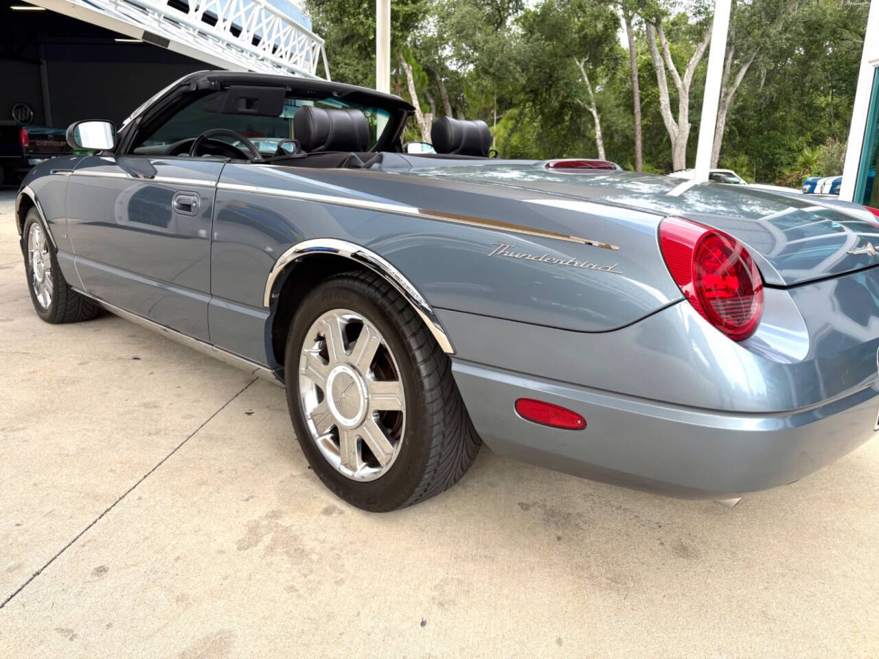 2005 Ford Thunderbird 15