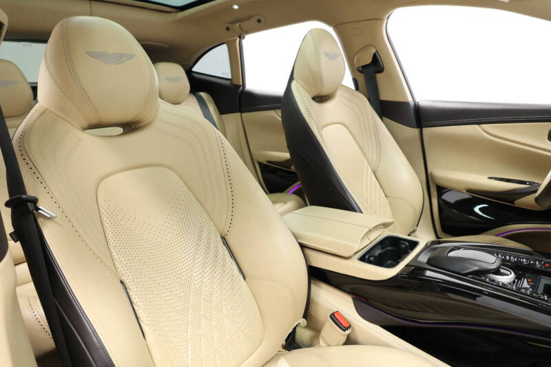 2021 Aston Martin DBX