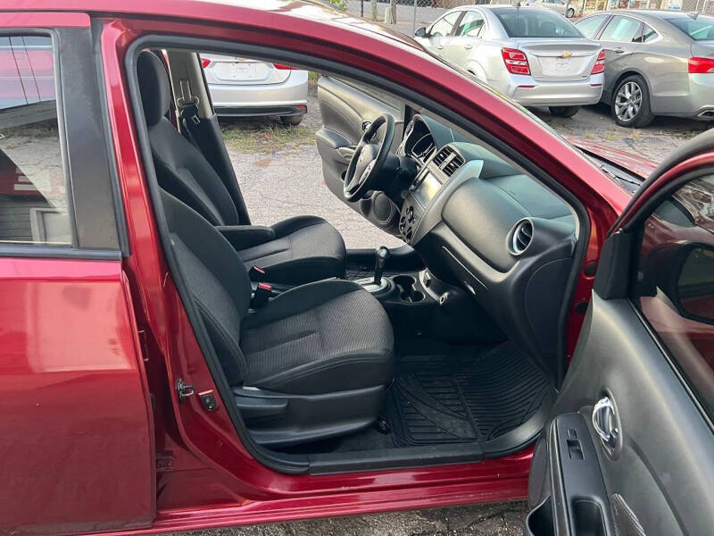 2019 Nissan Versa SV