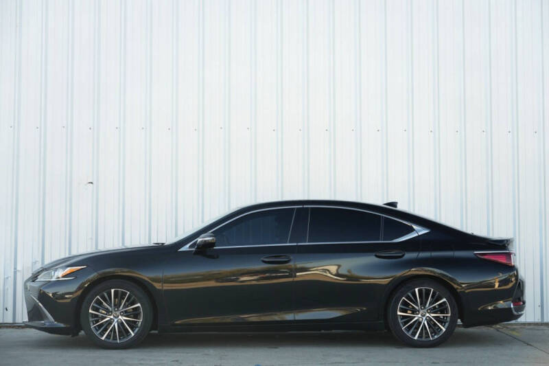 2023 Lexus ES 300h