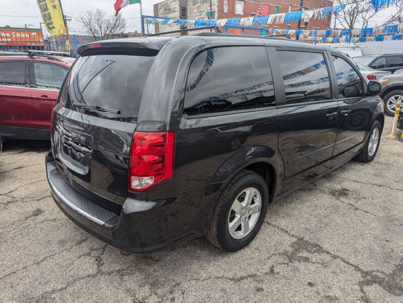 2012 Dodge Grand Caravan SXT photo 3