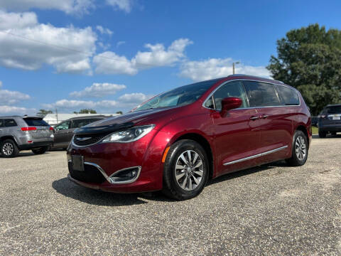 2020 Chrysler Pacifica for sale at Carworx LLC in Dunn NC