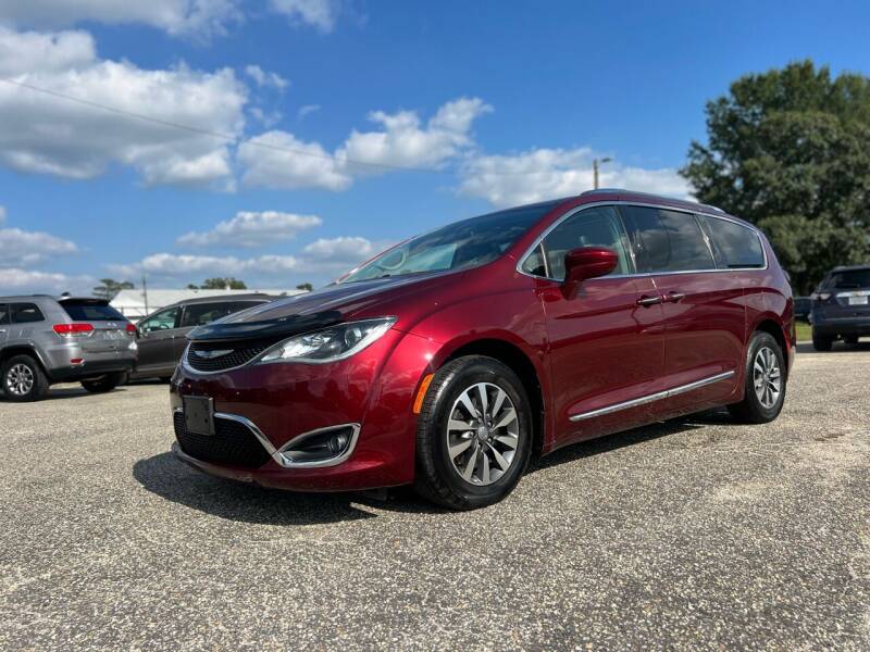 2020 Chrysler Pacifica for sale at CarWorx LLC in Dunn NC