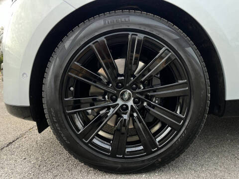 2025 Land Rover Range Rover P400 SE