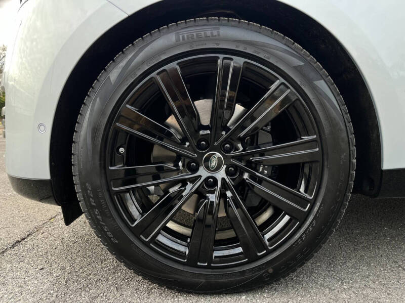 2025 Land Rover Range Rover P400 SE