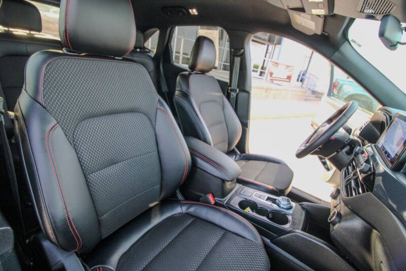 2025 Ford Escape Hybrid ST-Line Select