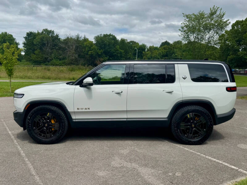 2023 Rivian R1S Adventure
