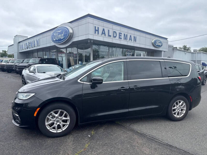 2023 Chrysler Pacifica Touring L