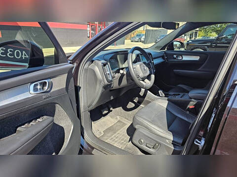 2019 Volvo XC40 T5 Momentum