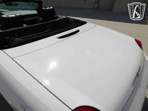 2002 Ford Thunderbird Deluxe