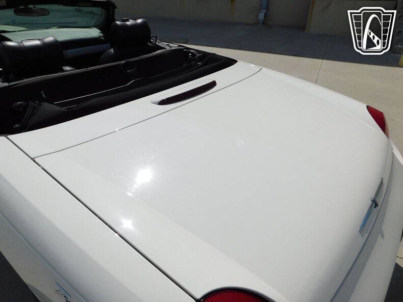 2002 Ford Thunderbird Deluxe