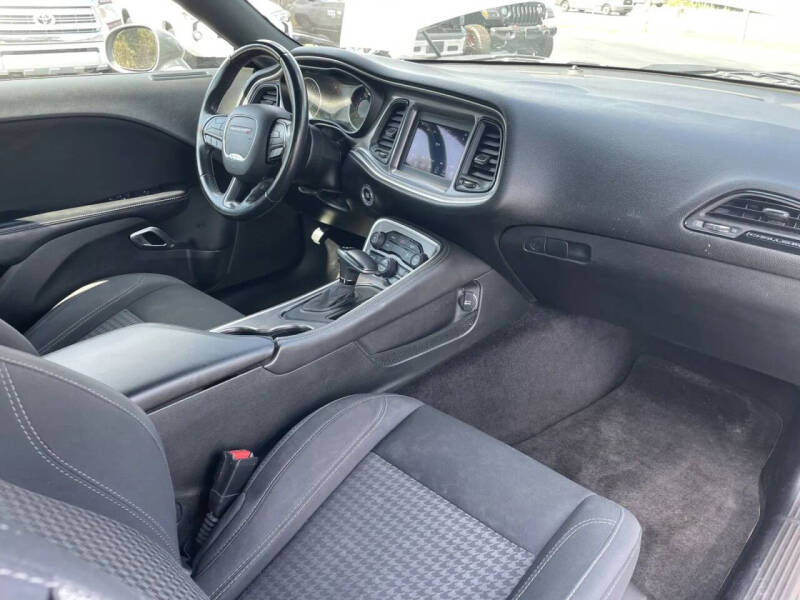 2019 Dodge Challenger SXT