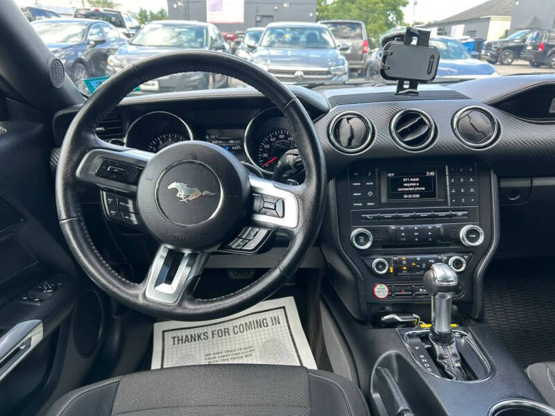 2017 Ford Mustang V6