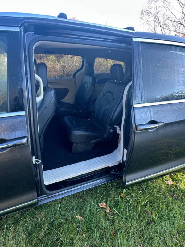 2020 Chrysler Pacifica Touring L