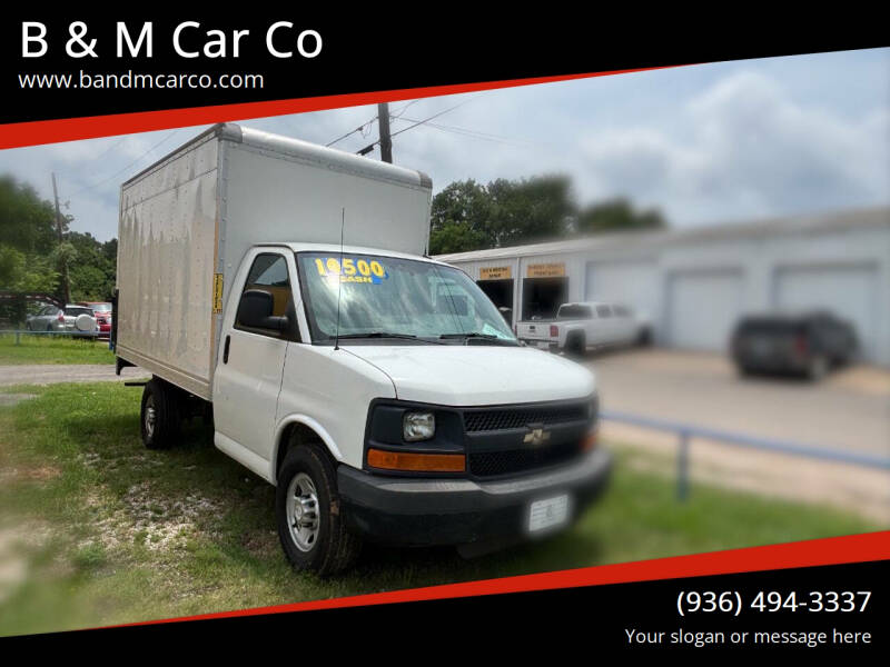 2015 Chevrolet Express Cutaway Base's photo