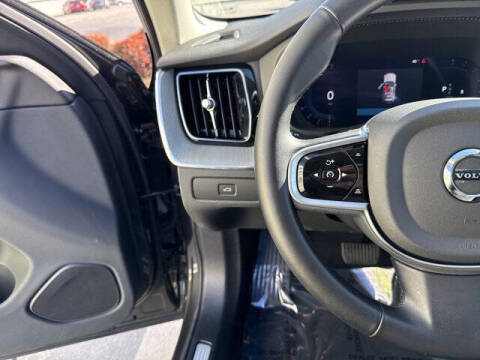 2025 Volvo XC60 B5 Plus Dark Theme
