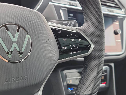 2022 Volkswagen Tiguan SE R-Line Black