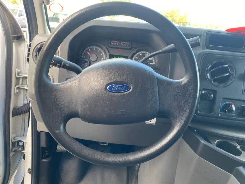 2014 Ford E-Series E-350 SD