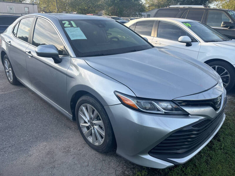 2021 Toyota Camry LE's photo