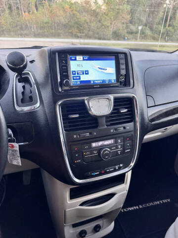 2012 Chrysler Town and Country Touring