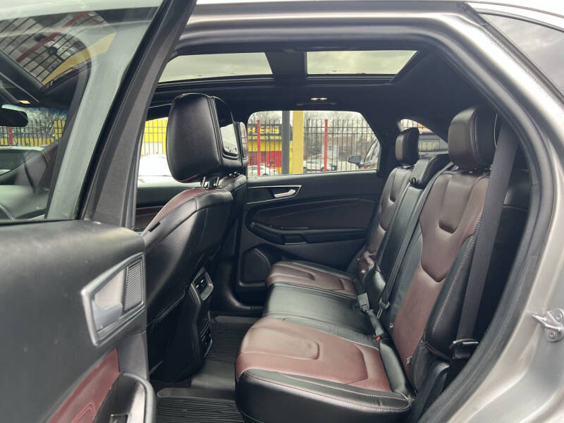 2020 Ford Edge Titanium