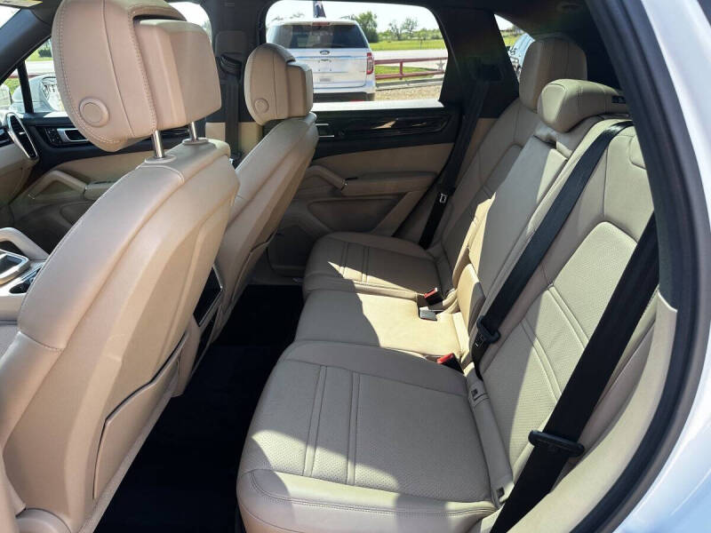 2022 Porsche Cayenne Platinum Edition