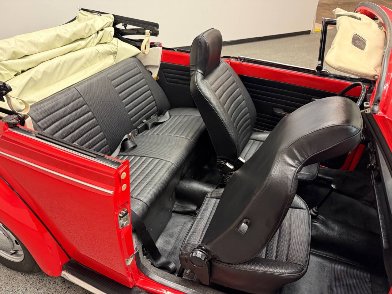 1976 Volkswagen Super Beetle 28