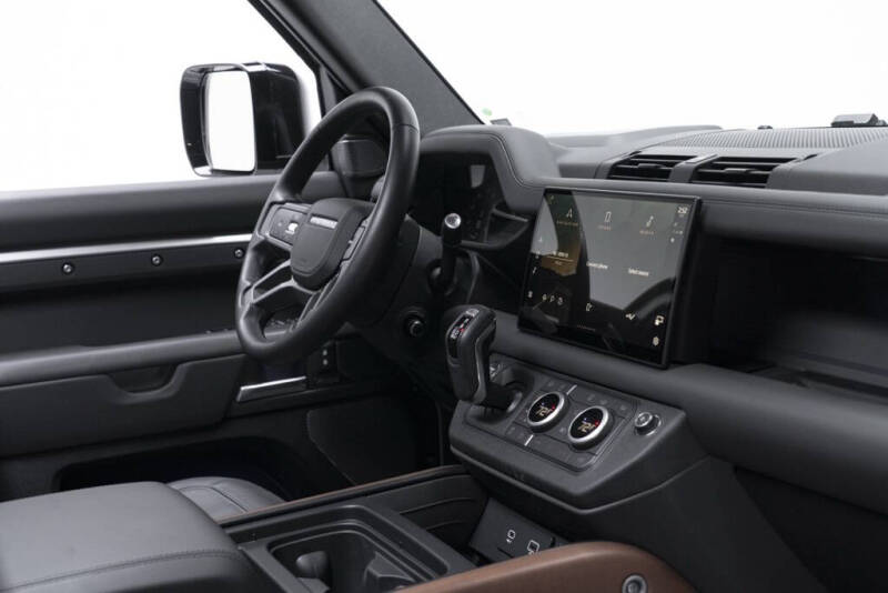 2024 Land Rover Defender 110 P400 X