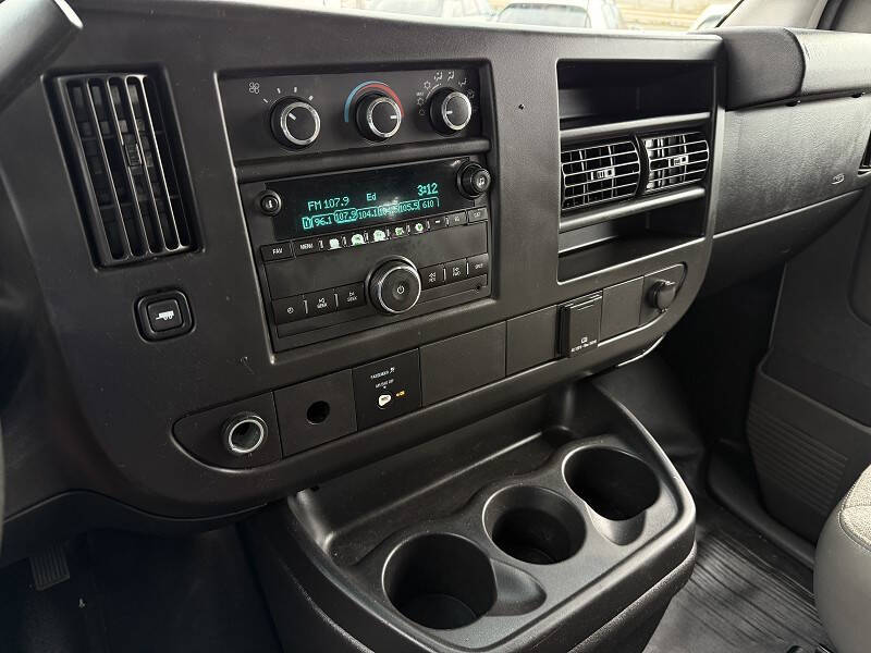 2017 GMC Savana 2500