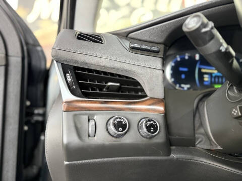 2019 Cadillac Escalade Luxury