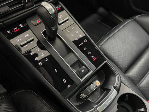 2022 Porsche Macan S