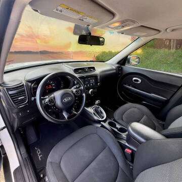 2018 Kia Soul +