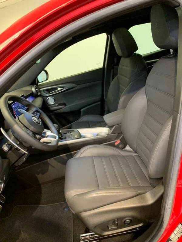 2024 Alfa Romeo Tonale Hybrid Ti