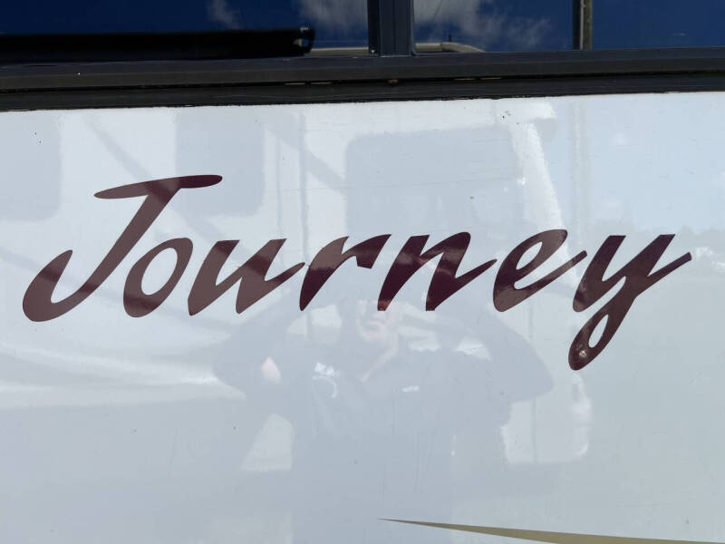 2001 Winnebago Journey 36L