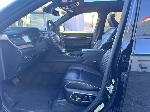 2022 Jeep Grand Cherokee Summit