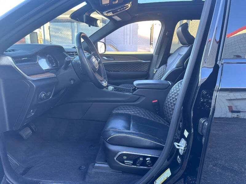 2022 Jeep Grand Cherokee Summit