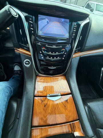 2015 Cadillac Escalade Luxury