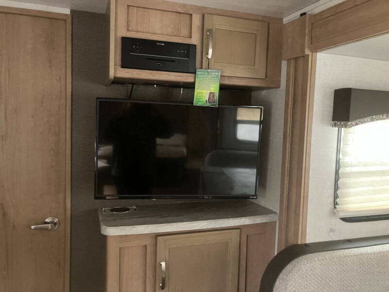 2020 Winnebago 2201 MB