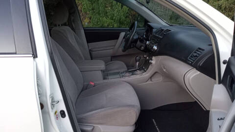 2011 Toyota Highlander SE