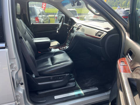 2011 Cadillac Escalade Luxury