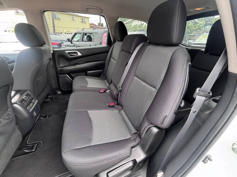 2018 Nissan Pathfinder SL